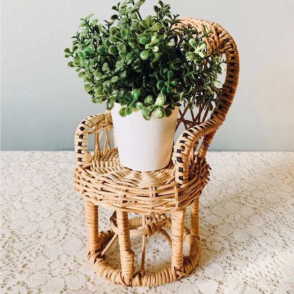 Vintage mini wicker peacock chair - Picture 1 of 2